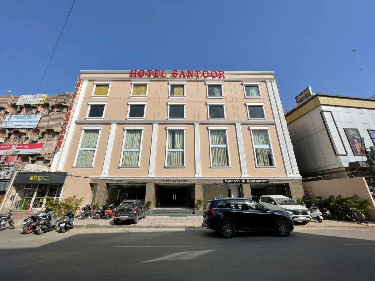 Hotel Santoor Váránaszi Kültér fotó