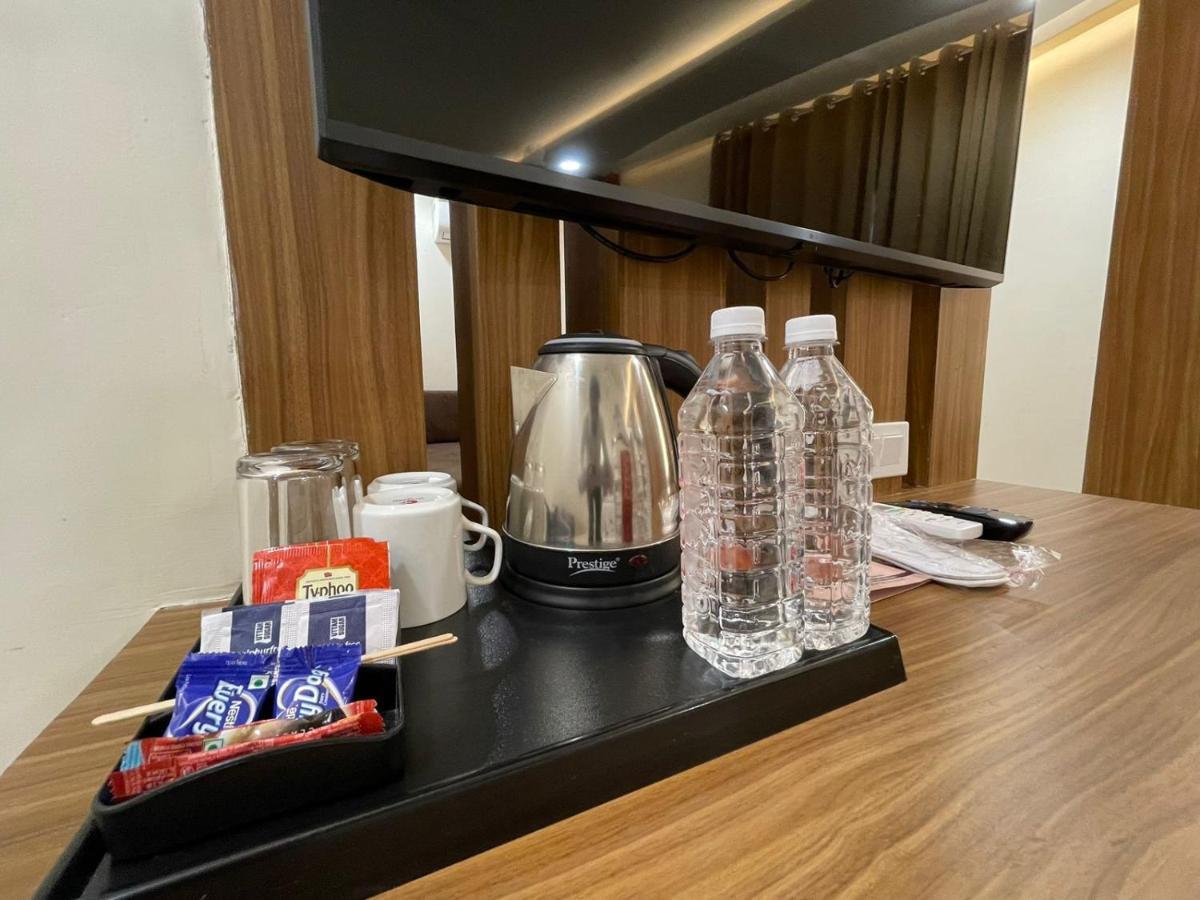 Hotel Santoor Váránaszi Kültér fotó