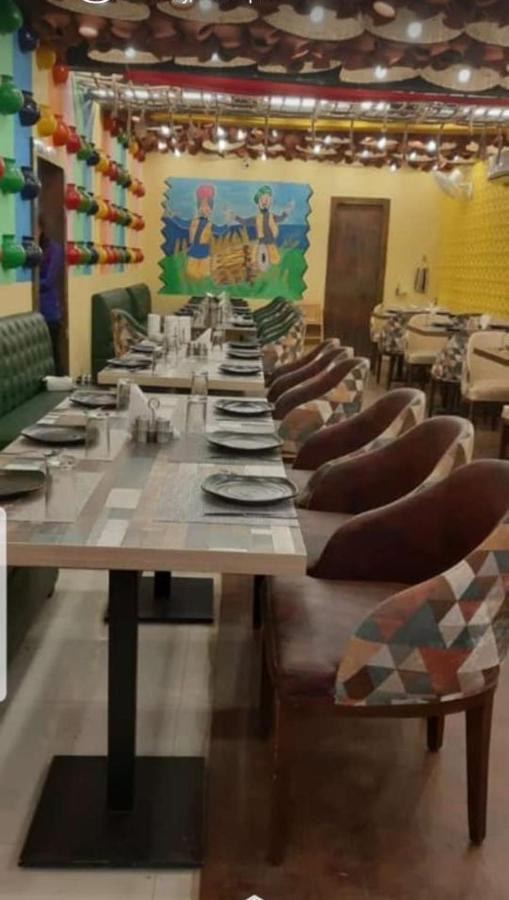 Hotel Santoor Váránaszi Kültér fotó